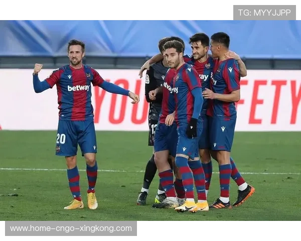 西甲巴萨外线速度制造空档，进攻顺利展开